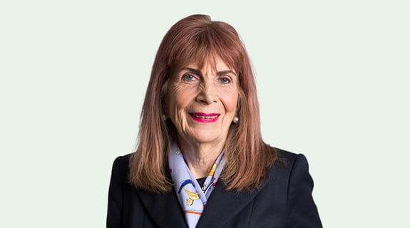 Headshot of Ruth Markland